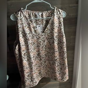 NWT VNeck sleeveless tank